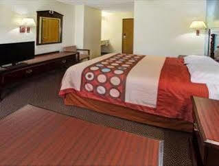 Hotel Super 8 By Wyndham Heath/newark 2*
